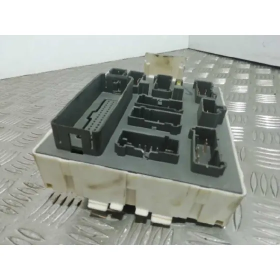 Caja Reles / Fusibles para Ford Transit Connect (Tc7)