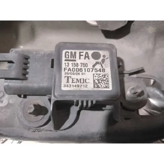 Travesano Superior para Opel Astra Gtc