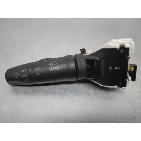 Mando Luces para Nissan Cabstar ->09.06
