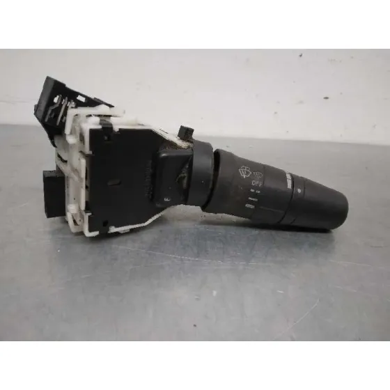 Mando Limpia para Nissan Cabstar ->09.06