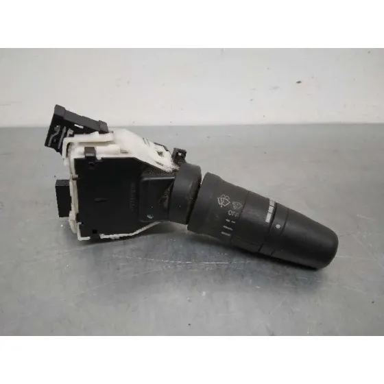 Mando Limpia para Nissan Cabstar ->09.06