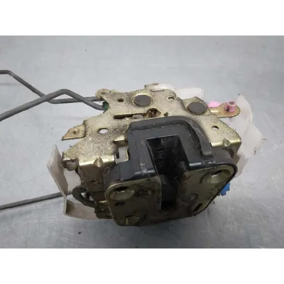 Cerradura Puerta Delantera Derecha para Nissan Cabstar ->09.06