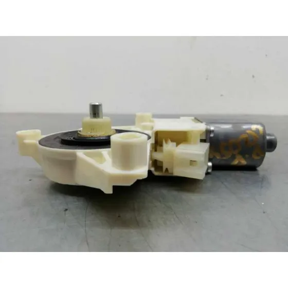 Motor Elevalunas Delantero Derecho para Mercedes-Benz Clase B (W246)