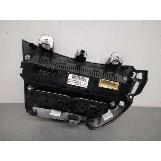 Mando Climatizador para Ford Focus Lim. (Cb8)