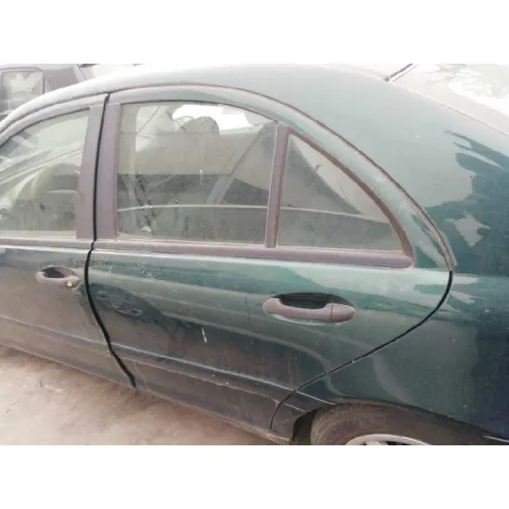 Puerta Trasera Izquierda para Mercedes-Benz Clase C (W203) Berlina