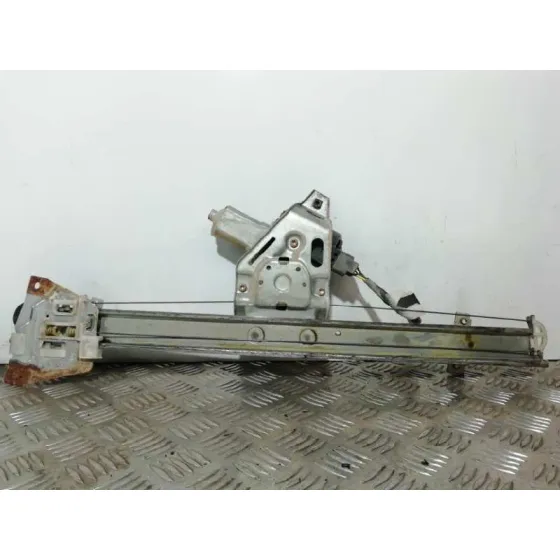 Elevalunas Delantero Derecho para Mitsubishi Montero (V60/V70)