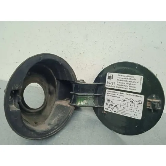 Tapa Exterior Combustible para Volkswagen Passat Berlina (3B2)