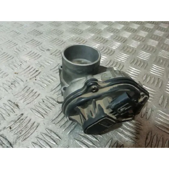 Caja Mariposa para Ford Focus Berlina (Cap)