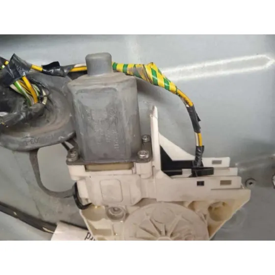 Elevalunas Delantero Derecho para Ford Focus Berlina (Cap)