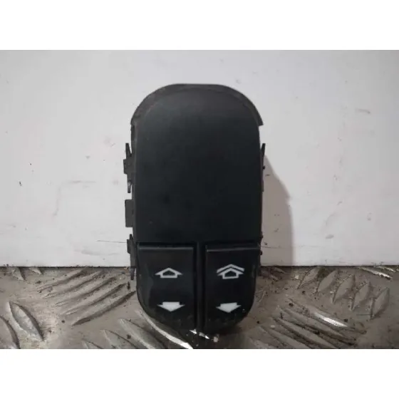 Mando Elevalunas Delantero Izquierdo para Ford Focus Berlina (Cak)