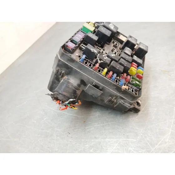 Caja Reles / Fusibles para Mitsubishi Outlander (Cw0)