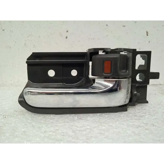 Maneta Interior Trasera Derecha para Toyota Corolla (E12)
