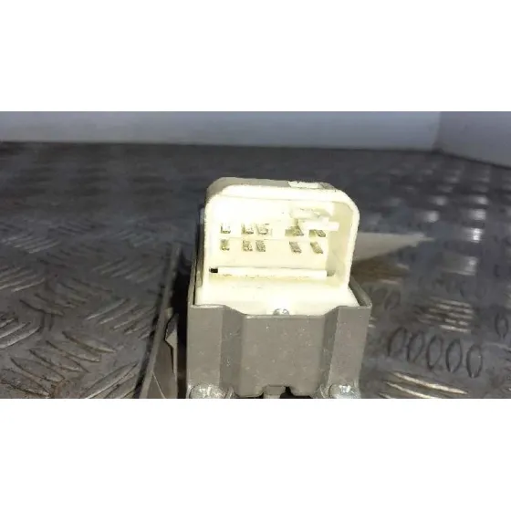 Mando Elevalunas Delantero Izquierdo para Toyota Yaris