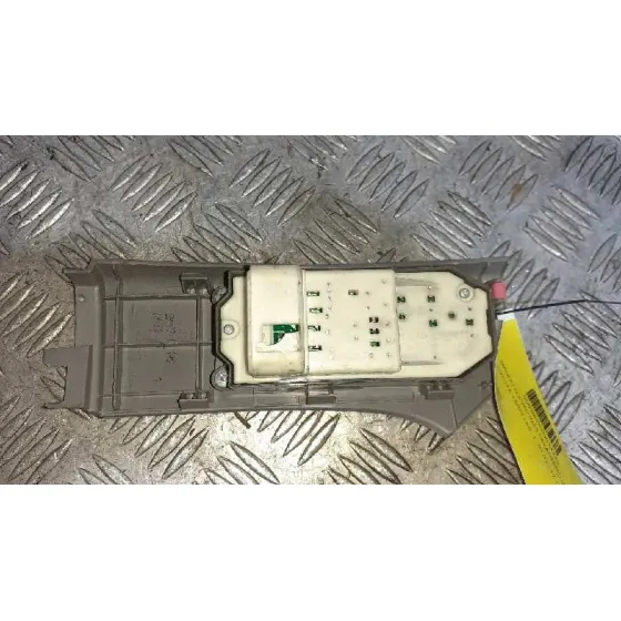 Mando Elevalunas Delantero Izquierdo para Toyota Yaris