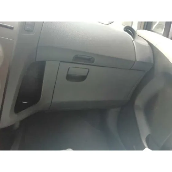Guantera para Toyota Yaris