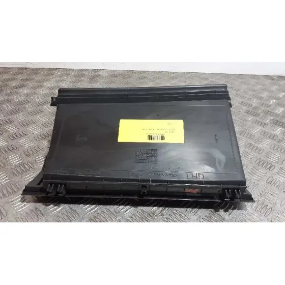 Guantera para Toyota Yaris