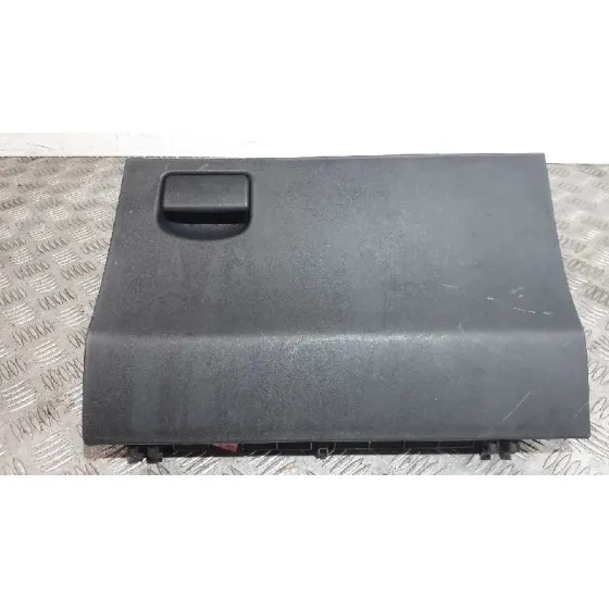 Guantera para Toyota Yaris