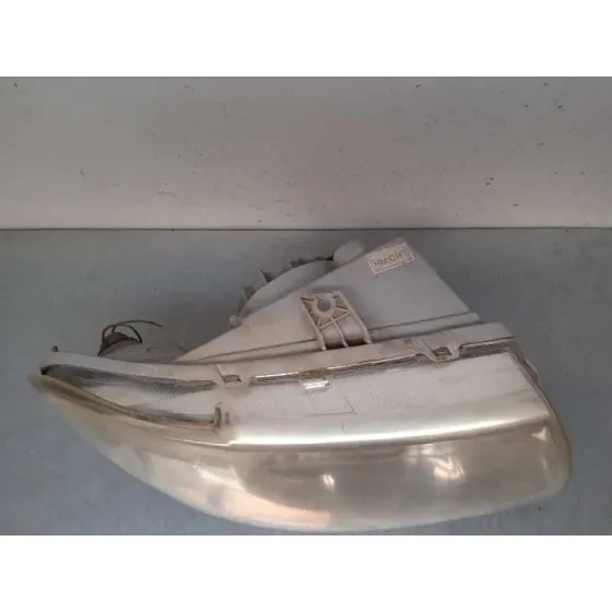 Faro Derecho para Tata Safari