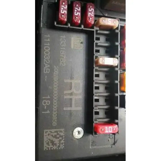 Caja Reles / Fusibles para Opel Astra J Lim.