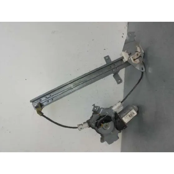 Elevalunas Trasero Derecho para Nissan Almera Tino (V10M)