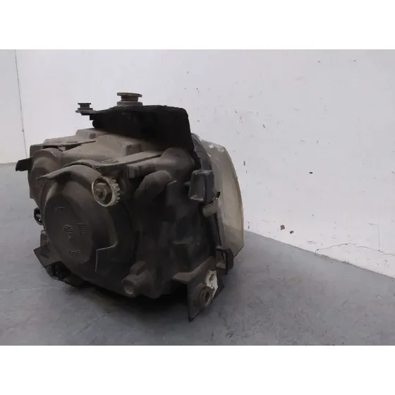Faro Derecho para Volkswagen Passat Berlina (3B2)