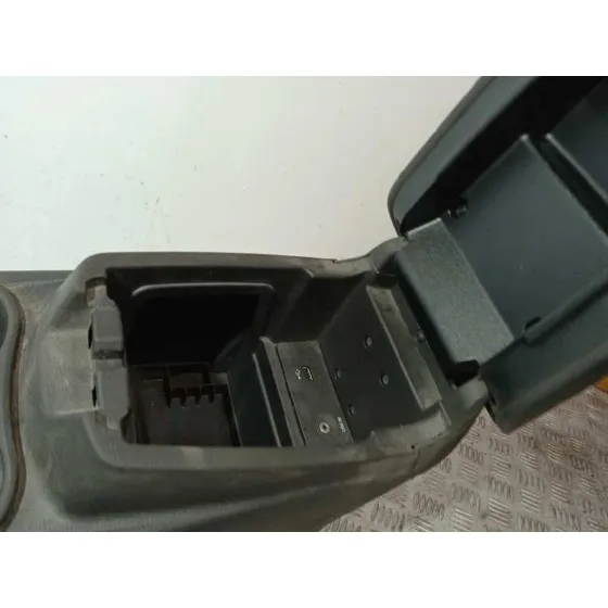 Apoyabrazos Central para Ford Focus Lim. (Cb8)