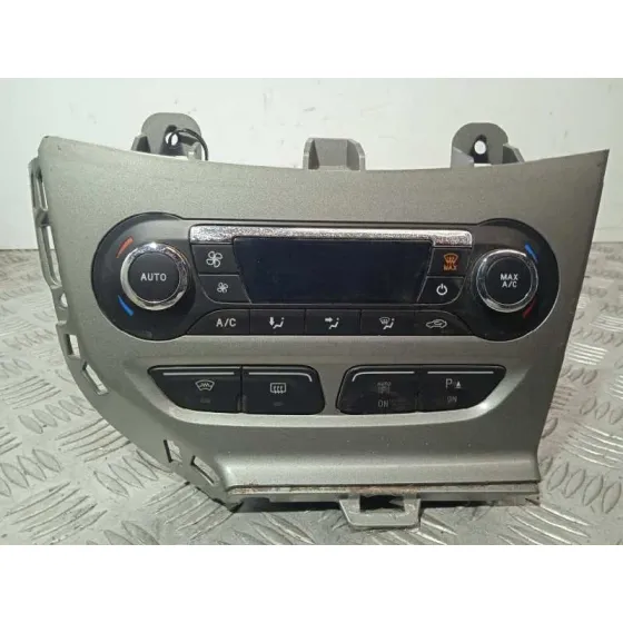 Mando Climatizador para Ford Focus Lim. (Cb8)