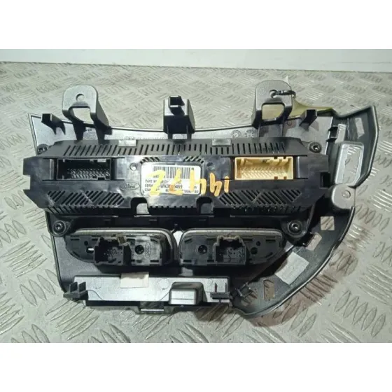 Mando Climatizador para Ford Focus Lim. (Cb8)