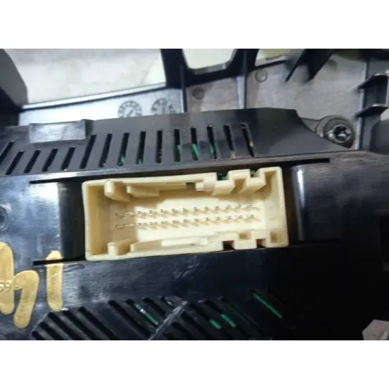 Mando Climatizador para Ford Focus Lim. (Cb8)