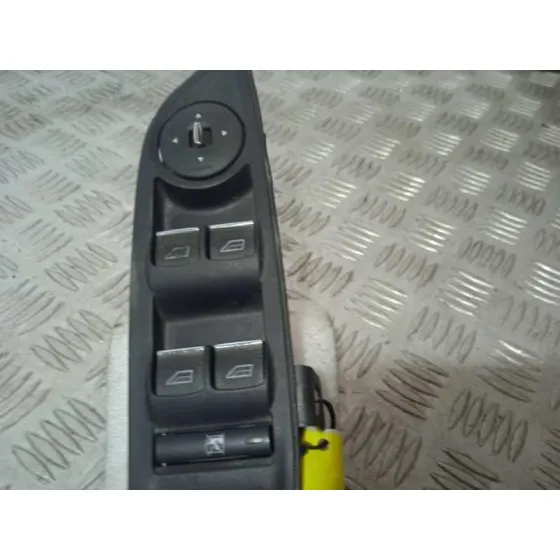 Mando Elevalunas Delantero Izquierdo para Ford Focus Lim. (Cb8)