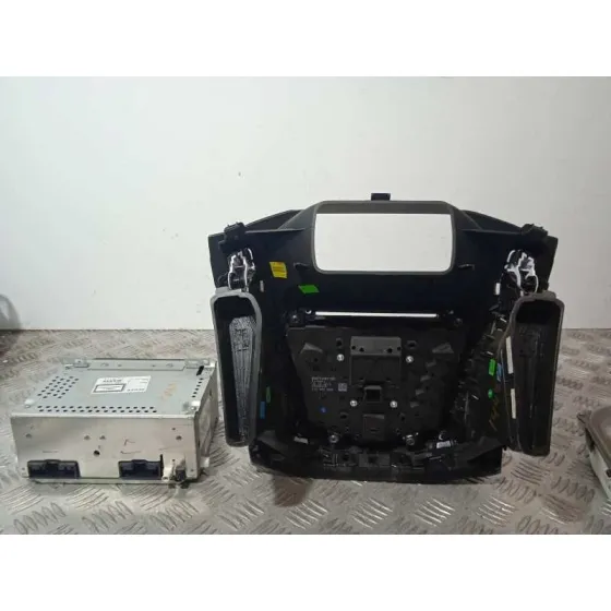 Sistema Audio / Radio Cd para Ford Focus Lim. (Cb8)