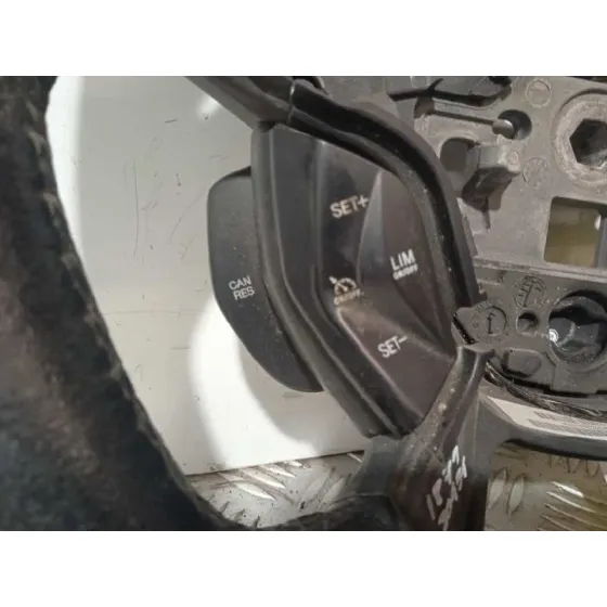 Volante para Ford Focus Lim. (Cb8)