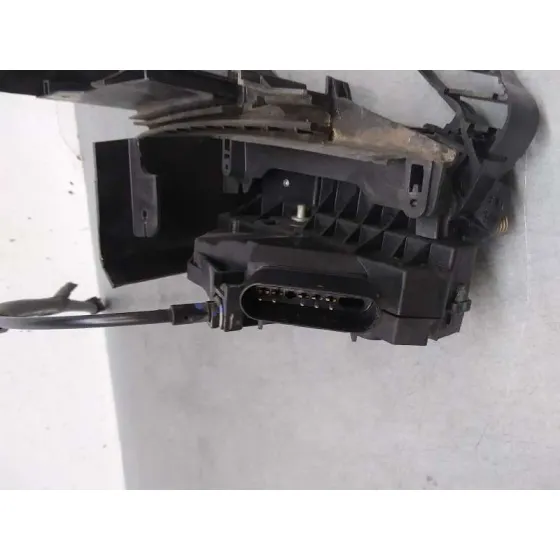 Cerradura Puerta Delantera Izquierda para Ford Focus Lim. (Cb8)