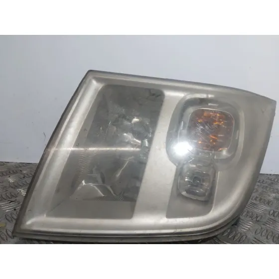 Faro Derecho para Ford Transit Caja Cerrada '06