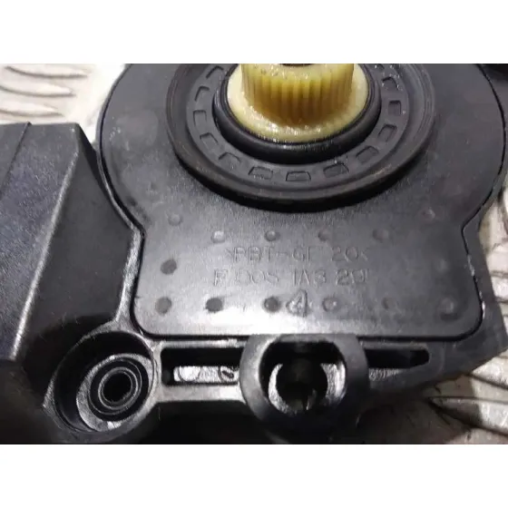 Motor Elevalunas Delantero Derecho para Kia Carens (Un)
