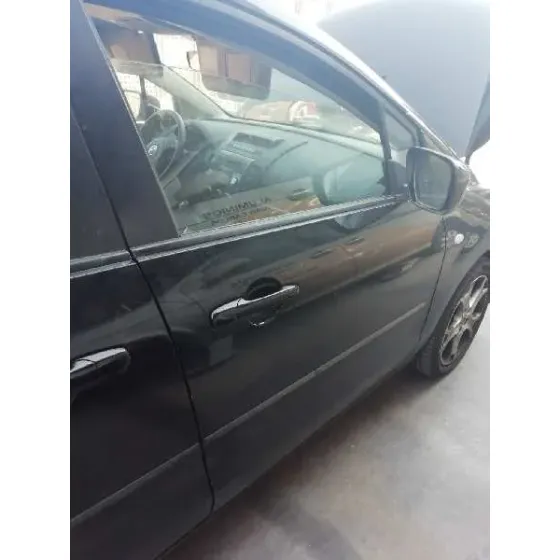 Puerta Delantera Derecha para Mazda 5 Berl. (Cr)