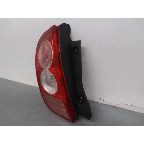 Piloto Trasero Izquierdo para Nissan Micra (K12E)