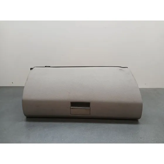 Guantera para Mercedes-Benz Clase B (W245)