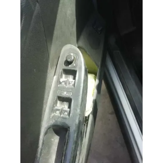 Mando Elevalunas Delantero Izquierdo para Volkswagen Passat Berlina (3C2)