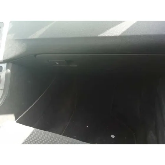 Guantera para Volkswagen Passat Berlina (3C2)
