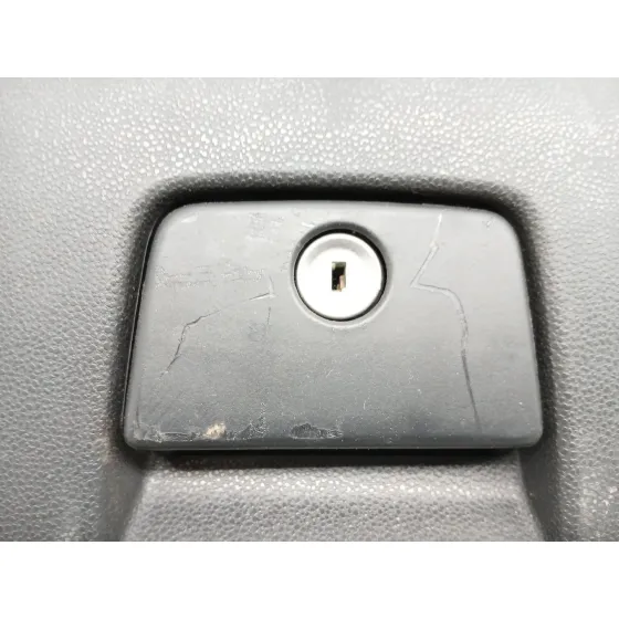 Guantera para Volvo C30