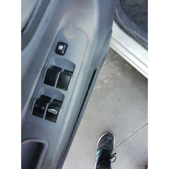 Mando Elevalunas Delantero Izquierdo para Mitsubishi Colt Cabrio Czc