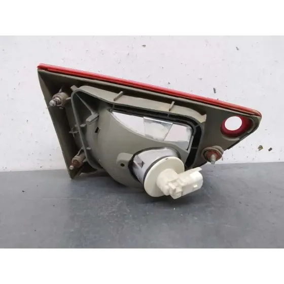 Piloto Trasero Derecho Interior para Mitsubishi Colt Cabrio Czc