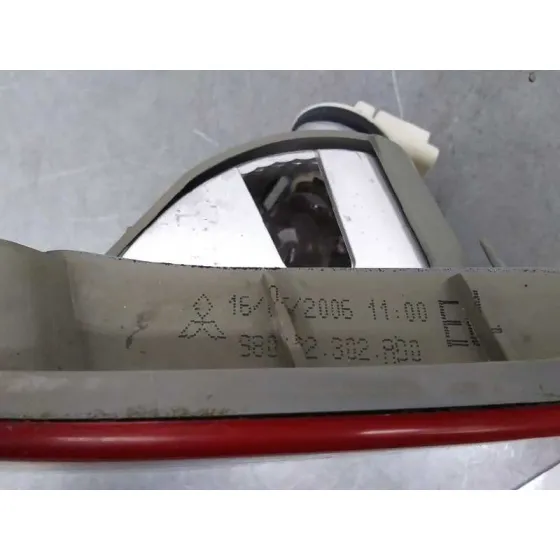 Piloto Trasero Derecho Interior para Mitsubishi Colt Cabrio Czc