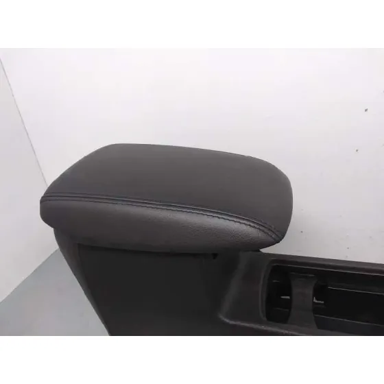 Apoyabrazos Central para Ford Focus Lim.