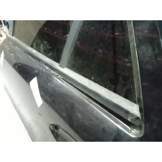 Puerta Trasera Izquierda para Mercedes-Benz Clase M (W164)