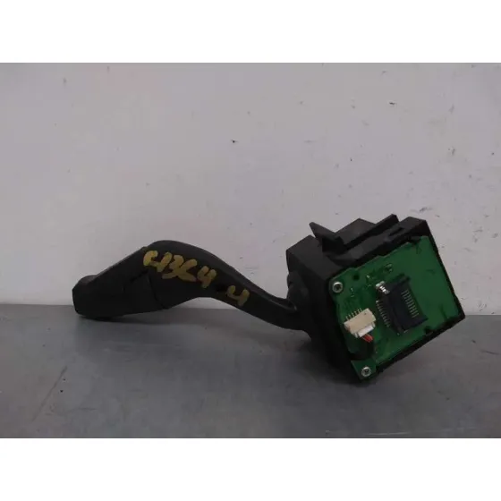 Mando Limpia para Ford Focus Lim. (Cb8)