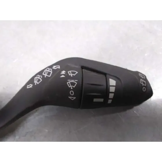 Mando Limpia para Ford Focus Lim. (Cb8)