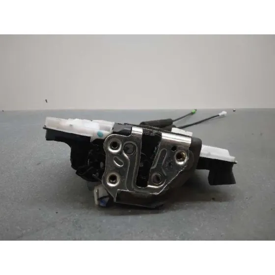 Cerradura Puerta Delantera Derecha para Toyota Corolla (E18)
