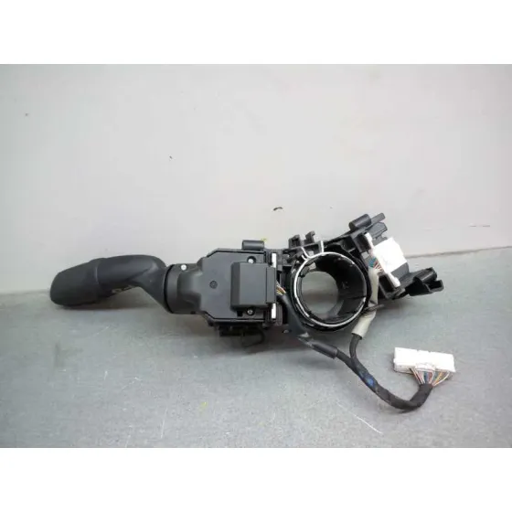 Mando Limpia para Toyota Corolla (E18)
